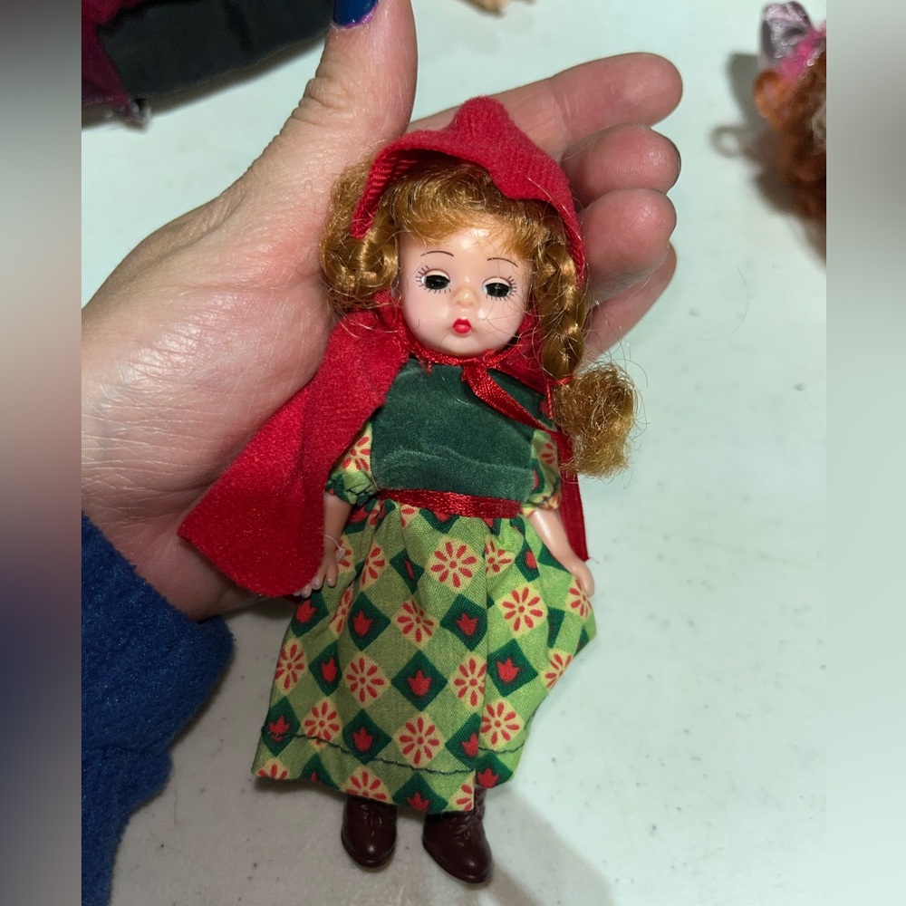 MINI DOLL